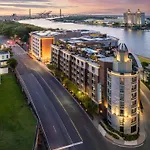 Homewood Suites Savannah Historic District/Riverfront